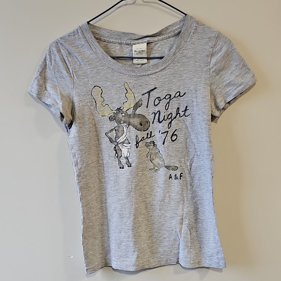 Abercrombie & Fitch Tops - Abercrombie & Fitch Medium Light Grey Moose Graphic Short-Sleeve Tee